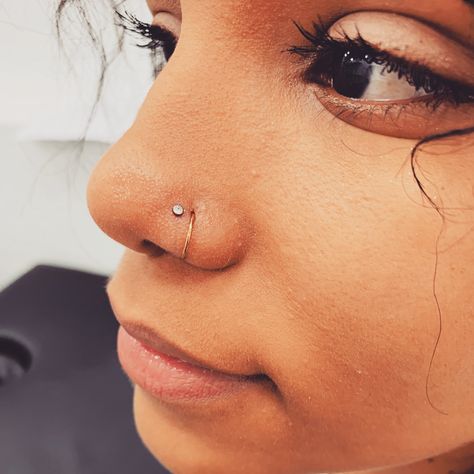 Who said they had to match?     -Nose hoop and nose stud Double Nose Piercing Same Side, Neck Piercing, Double Nose Ring, Double Nose Piercing, Cute Nose Piercings, Nose Piercing Hoop, Piercing Inspo, Piercing Nose, Nose Piercings