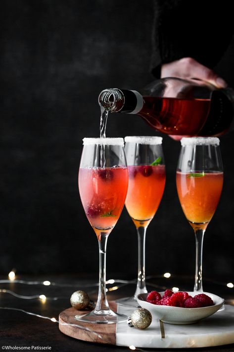 Rosé Cocktail, Chocolate Peanut Butter Brownies, Alcohol Beverages, Mimosa Recipe, Ginger Biscuits, Christmas Mimosa, Blueberry Scones, Festive Cocktails, Holiday Cocktail