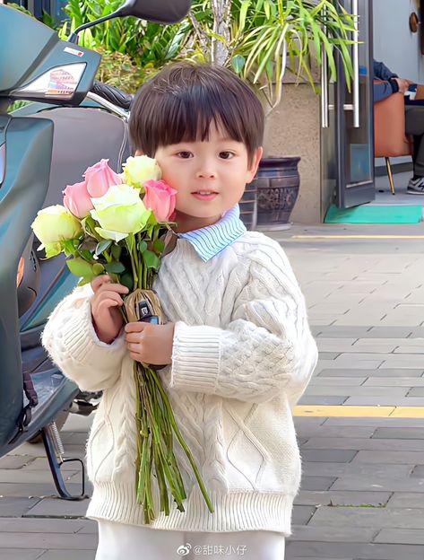 Boy With White Hair, Ulzzang Kids, Korean Babies, Asian Kids, Toddler Boy Fashion, Asian Babies, Boy Pictures, Japanese Boy