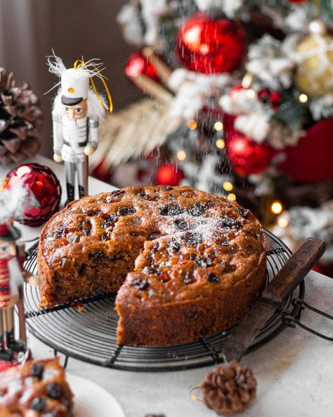 Nothing says Christmas better than a good ol’ Plum Cake! So let’s make an eggless plum cake that is made with the warmest of spices, is rich and absolutely delicious! Check out this dessert's recipe on the blog! #PlumCake #Dessert #Baking #Christmas Christmas Plum Cake Recipe, Christmas Plum Cake, Plum Cake Recipe, Fruit Cake Recipe Christmas, Eggless Cake Recipe, Fruit Cake Christmas, Eggless Baking, Christmas Cake Recipes, Fruitcake Recipes