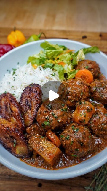 Kay on Instagram: "JAMAICAN INSPIRED CURRY TURKEY MEATBALLS 🇯🇲🚀🧨🔥💃🏽🤤. Flavourful Hearty healthy one-pot Jamaican inspired Curry Turkey meatballs with Potatoes and carrots. Meatballs seasoned perfectly, fried off then tossed in a delicious thick coconut sauce. The flavours in those meatballs were outstanding. Wow!! THE BEST!! . . DM FOR MORE INFO TO GET MY DAILY RECIPES. . . #curryturkeymeatballs #currymeatballs #turkey #curry #foodstagram #food #healthyrecipes #healthymeals #healthyfood #foodheaven #foodgasm #inspiration #yummyfood #foodreels #france #california #brooklyn #texas #washington" Meatball With Potatoes, Jamaican Curry Turkey Meatballs, Turkey Curry Meatballs, Jamaican Curry Meatballs, Meatball With Rice Recipes, Jerk Turkey Meatballs, Jamaican Meatballs, Jamaican Dinner Ideas, Jerk Meatballs Recipe