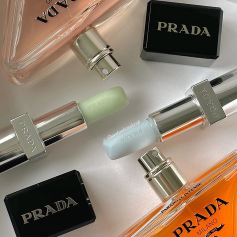 @pradabeauty 🩵💚 Prada paradoxe • Prada paradoxe intense • Prada lip balm #pradabeauty #pradaparadoxe #neverthesamealwaysmyself #pradalipbalm #editorialmakeup #beautyeditorial #beautyeditorialphotography #prada #albaestradamakeup Prada Makeup, Prada Beauty, Prada Aesthetic, Content Creating, Iconic Beauty, Prada Designer, Editorial Makeup, Beauty Icons, Makeup Designs