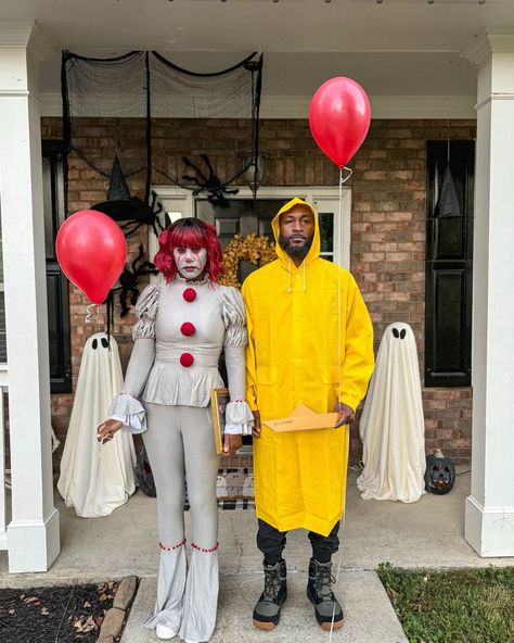 Pennywise & Georgie 🎈 #couplecostumes Pennywise Georgie, Couples Costumes, Hair, Quick Saves