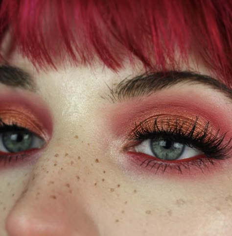 Aesthetic Fall Makeup, Low Eyebrows Makeup, October Makeup Looks, 70s Makeup Hippie 1970s, Goblincore Makeup, Autumn Makeup Looks, Autumn Makeup, Maquillage On Fleek, Drag Make-up