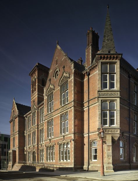 Once the maternity wing of a Victorian hospital, today this beauty is part of a modern university. Hospital Vibes, Victorian Hospital, Modern University, Digital Environment, Home Structure, University Of Sheffield, Pre Production, Building Exterior, Design System