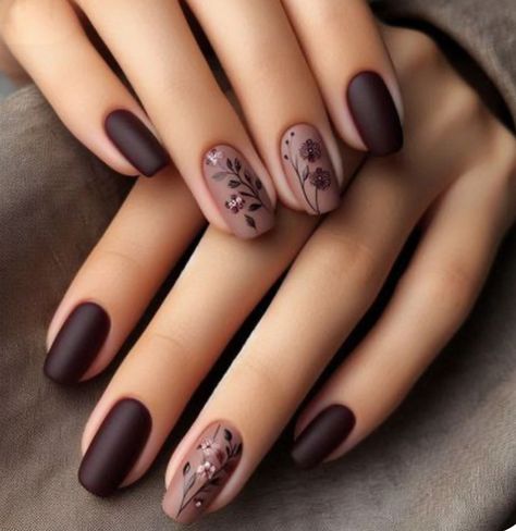 Nail Art Designs For Dark Skin, Fall Nail Art Designs Short, Autumn Nails Dark, Nail Inspo For Dark Skin, Dark Mauve Nails, Dark Purple Nails With Design, Dark Floral Nails, Black Bridal Nails, Plum Nail Designs