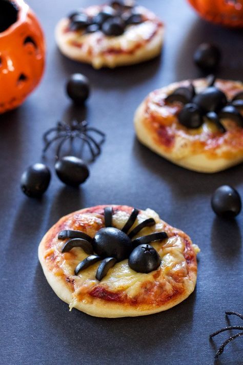 Halloween Party Appetizers Easy, Halloween Appetizers For Adults, Fun Halloween Party Food, Party Food Easy Appetizers, Halloween Appetizers Easy, Easy Halloween Snacks, Halloween Snacks For Kids, Recetas Halloween, Halloween Lunch