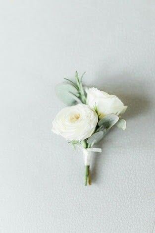 Peonies Buttonhole, Spray Rose Buttonhole, White Lisianthus Boutonniere, Neutral Buttonholes, Blush Wedding Flowers Bouquet, Sunflower Wedding Flowers, White Buttonhole, Wedding Flowers Bridesmaids, Buttonholes Wedding