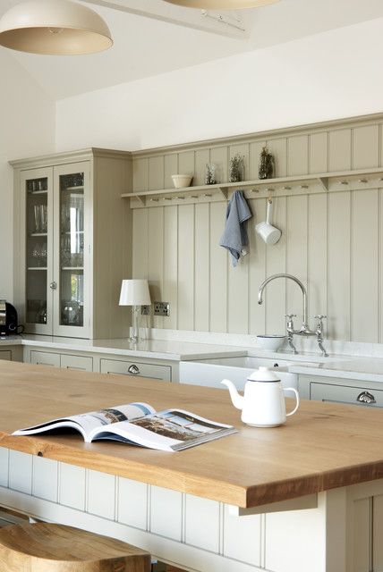 Farm Restoration, Shaker Style Kitchen Cabinets, Shaker Kitchens, Kitchen Cottage, Barn Kitchen, Devol Kitchens, Shaker Style Kitchens, English Kitchens, Kitchen Cabinet Styles