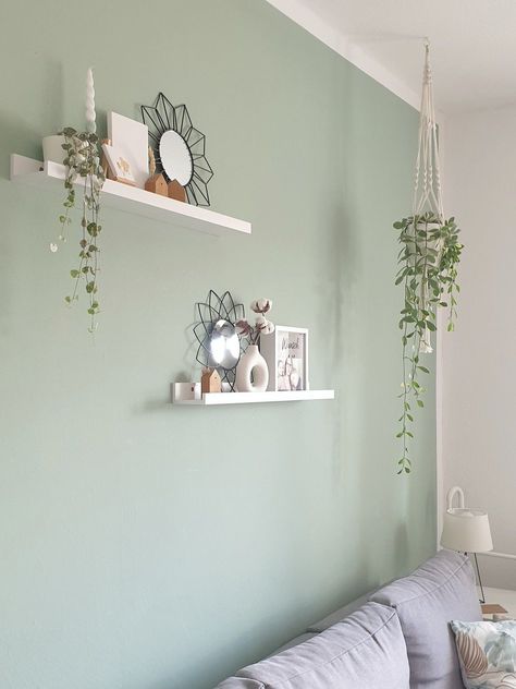 Pastel Colour Room Bedrooms, Cute Room Colors Paint, Painting Walls Aesthetic, Interior Wall Colour Combination, Mint Green Accent Wall, Two Tone Room Walls, Pastel Colour Bedroom Ideas, Light Green Wall Color, Green Paint For Living Room