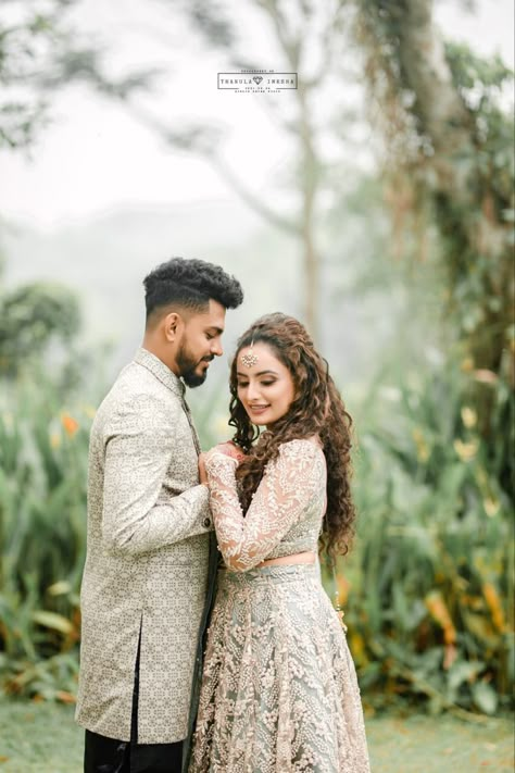 Couple Poses Outdoor, Engagement Portraits Poses, Reception Couple, Bride Groom Photoshoot, Indian Bride Photography Poses, Indian Wedding Poses, Bride Photos Poses, Groom Photoshoot, Indian Wedding Photography Couples