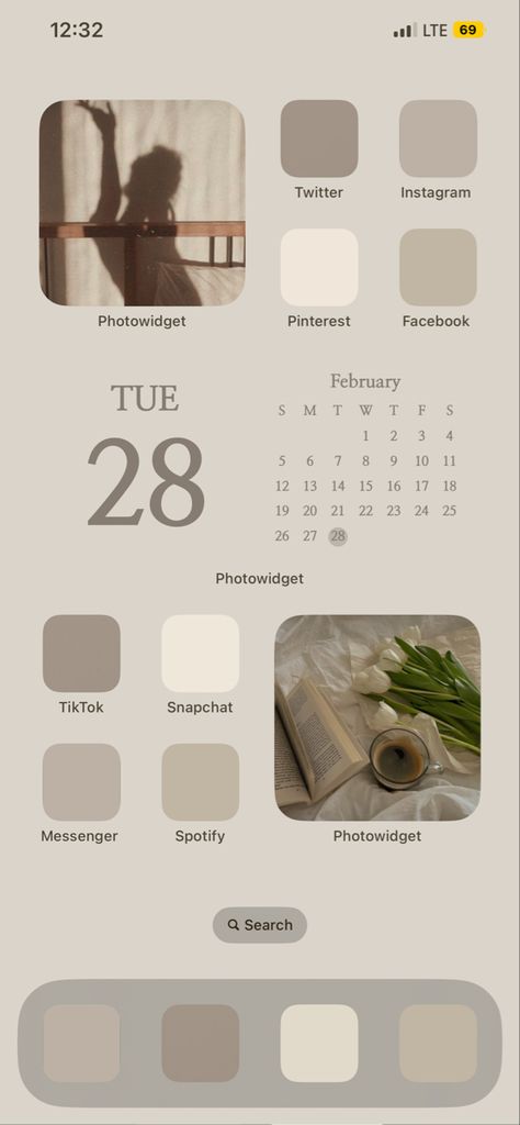 Neutral Iphone Layout, Iphone Set Up Aesthetic, Cute Iphone Home Screen Layout Simple, Widget Backround Ideas, Simplistic Home Screen, Iphone Homescreen Ideas Minimalist, Iphone Minimalist Home Screen, Luxury Home Screen Iphone, Aesthic Home Screen Wallpaper