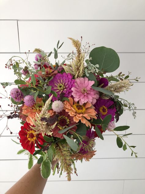 Wild Flower Fall Bouquet, Harvest Bouquet Fall Flowers, Fall Wildflower Arrangements, Muted Fall Flower Arrangements, Late Summer Wildflower Bouquet, Rustic Buffet, Bridal Bouquet Flowers, Flower Stands, Flower Farm