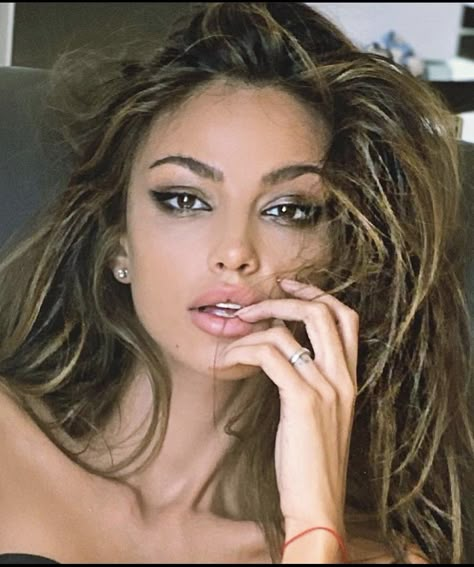 Madalina Diana Ghenea, Madalina Ghenea, Mădălina Diana Ghenea, Diverse Beauty, Feminine Energy Aesthetic, Italian Beauty, Angel Aesthetic, Makeup Makeover, Vintage Models