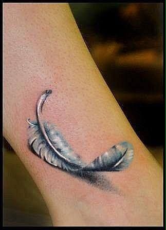 White Feather Tattoo, White Feather Tattoos, Feather Tattoo Ankle, Small Feather Tattoo, Tato 3d, Tatoo 3d, Tattoo Feather, Polynesian Tattoos, Feather Tattoo Design