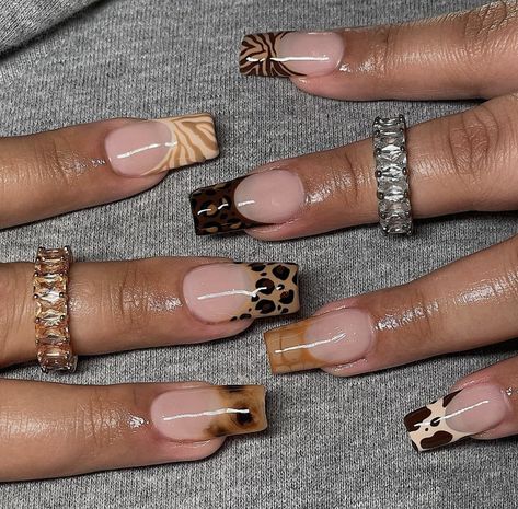 Army Fatigue Nails, Square Animal Print Nails, Animal Print Tip Nails, Square Nails Ideas Fall, Short Leopard Print Nails, Nails With Animals, Apres Gel X Nails Design, Leopard Acrylic Nails, Funky Acrylic Nails