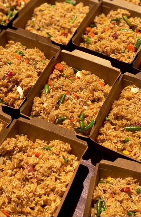 African Food Packaging, Ghanaian Fried Rice, Ghana Fried Rice, African Recipes Nigerian Food, Ghanaian Food, Amazing Food Platters, West African Food, Africa Food, Catering Ideas Food