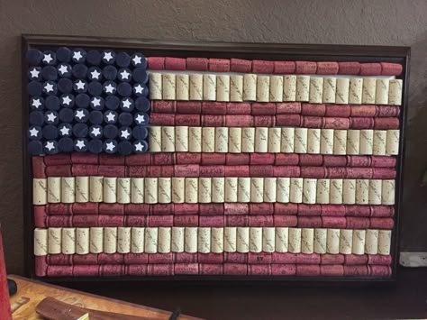 US cork flag Wine Bottle Project, Cork Crafts Christmas, Kitchen Ideas Decoration, Kitchen Ideas Farmhouse, Wine Cork Diy Crafts, Wine Cork Projects, Cork Crafts Diy, Wine Cork Ornaments, Wine Cork Diy