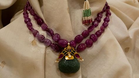 This gorgeous set is designed with an enchanting Green carved Aventurine pendant, embellished with Jadtar in the shape of a peacock. The necklace is made up of vibrant Ruby beads. Mango Mala Jewellery, Mango Mala, India Trip, Gold Temple Jewellery, Kundan Jewellery Set, Mala Jewelry, Pendant Sets, Ruby Beads, Beads Jewellery