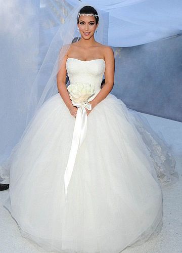 Kim K Wedding Dress, Kim K Wedding, Kim Kardashian Wedding Dress, Vera Wang Wedding Gowns, Kardashian Wedding, Kim Kardashian Wedding, Celebrity Bride, Vera Wang Wedding, Celebrity Wedding Dresses