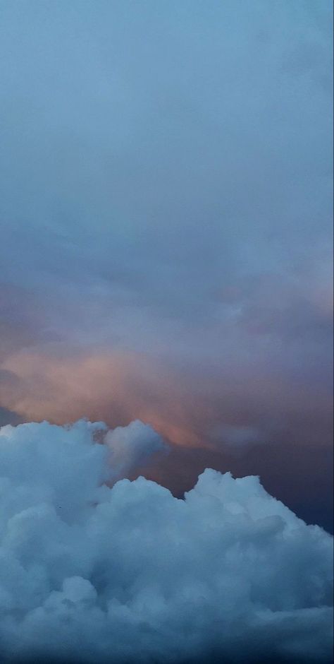 Dark Iphone Backgrounds Aesthetic, Pretty Homescreen Wallpaper, Simple Wallpaper Iphone Aesthetic, Iphone Wallpaper Clouds, Simple Homescreen Wallpaper, Aesthetic Homescreen Wallpaper, Minimalist Wallpaper Iphone Aesthetic, Clouds Aesthetic Wallpaper, Minimalist Wallpaper Iphone