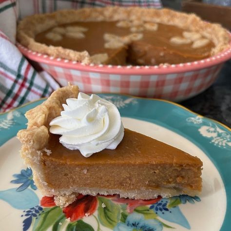 Deep Dish Pumpkin Pie (two ways) Pumpkin Pie Recipe No Evaporated Milk, Deep Dish Pumpkin Pie, Fall Cooking Recipes, Best Pumpkin Pie Recipe, Best Pumpkin Pie, Frozen Pie, Pumpkin Pie Recipe, Holiday Pies, Fall Cooking