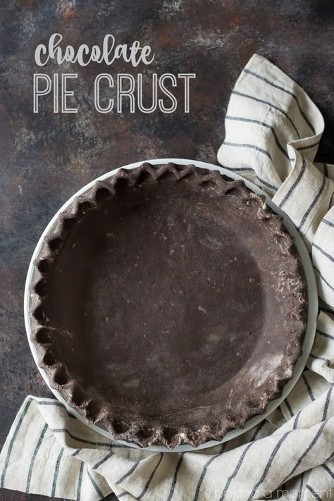 Paleo Pumpkin Recipes Desserts, Paleo Pumpkin Recipes, Chocolate Pie Crust, Pie Crust Designs, Pumpkin Protein, Desserts Keto, Chocolate Pumpkin, Chocolate Crust, Pumpkin Banana