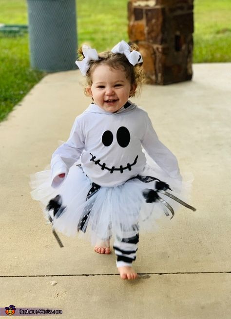 Baby Ghost Costume | Easy DIY Costumes Diy Halloween Girls, Baby Ghost Costume, Cute Baby Costumes, Cute Baby Halloween Costumes, Ghost Halloween Costume, Easy Diy Costumes, Ghost Costume, Ghost Diy, Halloween 20