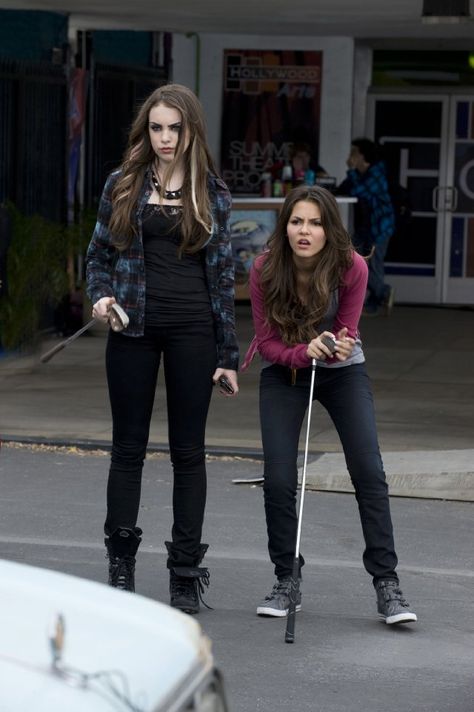 Still of Victoria Justice and Elizabeth Gillies in Victorious Jade West Style, Jade Victorious, Jade West Victorious, Jade And Beck, Freddie Benson, Liz Gilles, Victorious Cast, Jade West, Liz Gillies