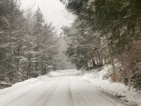 Vermont Aesthetic Winter, Vermont Mountains Aesthetic, Small Town Vermont Aesthetic, Stick Season Aesthetic, Vermont Aesthetic, Mt Snow Vermont, Northern Attitude, Playlist Photos, Snowy Small Town Aesthetic