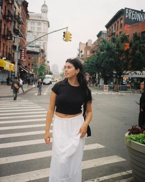 Ava Jules on Instagram: “I ❤️‍🔥 NY” Midsize Outfits Summer, Midsize Fashion Summer, Ava Jules, Outfit Ideas Midsize, New York Aesthetic Outfits, Paris Outfit Ideas, Clothing Brand Logos, Midsize Outfits, European Summer Outfits