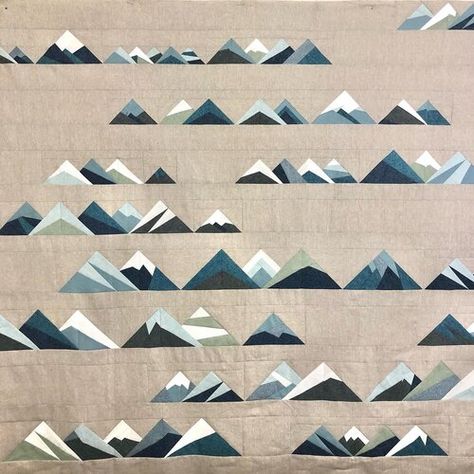 Delectable Mountains Quilt Pattern, Mountain Range Quilt, Quilted Mountains, Scrappy Patchwork Quilts, Camping Renovations, Quilt Wall Hanging Ideas, Sewing Hobbies, Mountain Quilt Block, Quilt Triangles