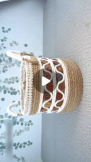 Diy Basket Ideas Crafts, Creative Recycled Projects, Recycling Cardboard Ideas, Making A Basket Out Of Rope, Diy Jute Basket Cardboard Boxes, Crochet Jute Basket, Crochet Basket Macrame Cord, Recycling Cardboard, Crochet Basket With Macrame Cord