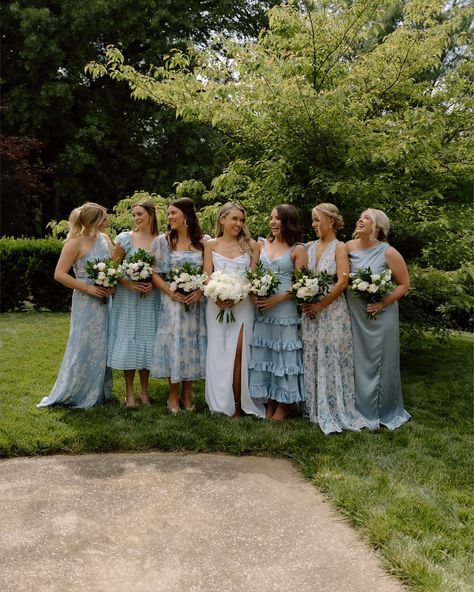 Let’s talk ✨bridesmaids✨ trends — Allison’s bridal party did such a good job mixing up the patterns and solid color blue dresses! I’ve noticed that in the wedding industry, we’re switching it up from the typical all matching dresses and bringing fun patterns and colors into the mix. Some other trends I’ve seen: 1) Matching the florals with the bridesmaids’ dresses 2) All different color dresses 3) All black dresses 4) All different shades of a certain color 5) Patterns and solids mixed in... Different Dress Same Color Bridesmaid, Field Wedding Bridesmaid Dresses, Bridesmaid Dresses Different Lengths, Different Styles Bridesmaid Dresses, Same Color Different Style Bridesmaid Dresses, Mismatched Bridesmaid Dresses And Groomsmen, Mixed Length Bridesmaid Dresses, Bridesmaid Dress Same Color Different Style, Uncoordinated Bridesmaid Dresses