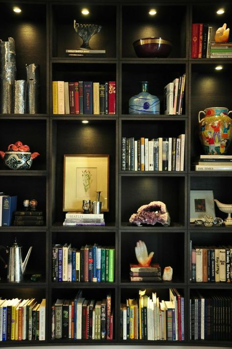 Large Black Shelf, Black Wall Bookcase, Dark Shelf Decor, Black Bookcase Styling, Shelves Display Ideas, Black Bookshelf Styling, Black Shelf Decor, Black Bookshelf Decor, Black Book Shelf