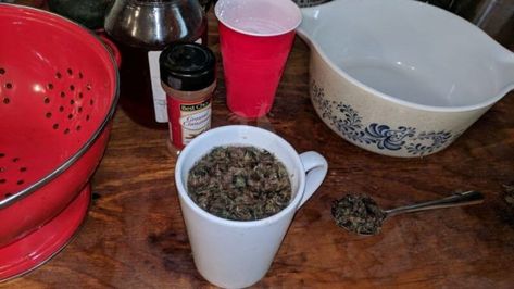 How To Make Red Clover Detox Tea • New Life On A Homestead | Homesteading Blog Estrogen Supplements, Red Clover Tea, Detox Tea Recipe, How To Make Red, Medicinal Tea, Dirt Cheap, Chicken Health, Natural Teas, Liver Detox