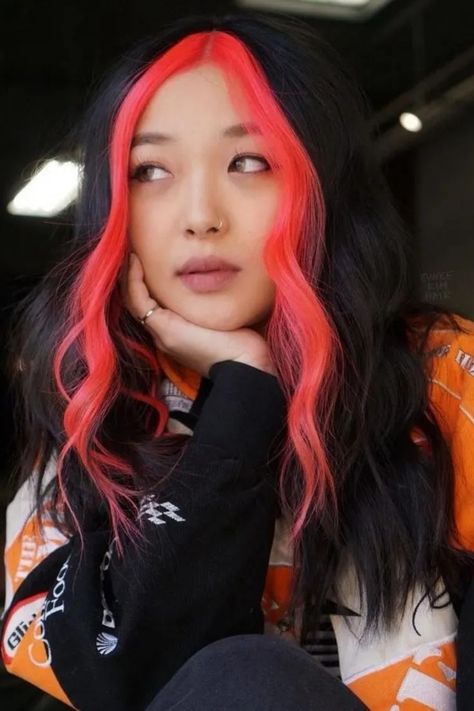 Neon Pink Money Pieces Aesthetic Hair Color Ideas, Aesthetic Hair Color, Money Piece Hair, Pink Money, Winter Hair Color Trends, Coral Hair, Bright Blonde, Winter Hair Color, Winter Hair