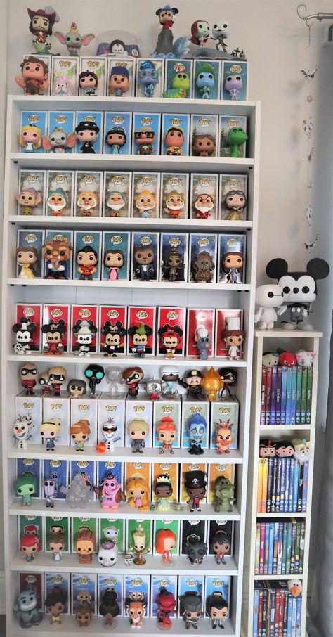 Funky Pop Display Ideas, Funko Display Ideas, Disney Display, Funko Pop Display Ideas, Funko Pop Shelves, Disney Funko Pop, Casa Disney, Игрушки Funko Pop, Funko Pop Display