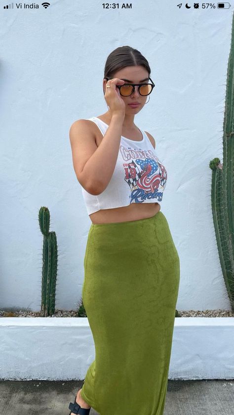 Mid Size Outfit Inspo Summer, Mid Size Crop Top Outfit, Mid Size Fashion Spring 2024, Mid Size Baddie Outfits, Italian Summer Outfits Midsize, Mid Sized Summer Outfits, Midsize Festival Outfit, Mid Size Body Outfits, Mid Size Outfits Summer