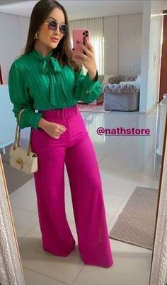 Pink Trousers Outfit, Pink Pants Outfit, Pants Outfit Work, Wide Leg Pants Outfit, Casual Blazer Women, Color Blocking Outfits, Stylish Work Attire, Elegante Casual, Stylish Work Outfits