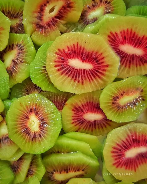 Kiwi Berry, Kiwi Berries, Fruity Design, Kiwi Fruit, Exotic Fruit, Kiwi, Berry, Trees, Fruit