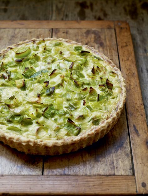 The cheddar pastry here isn't strictly traditional but it goes fabulously with the leeks – a great lunch or light supper dish Leek Tart, Leek Recipes, Belgian Food, Savory Pastry, Savory Tart, Savory Pie, Tart Recipes, Sweet Savory, Leeks