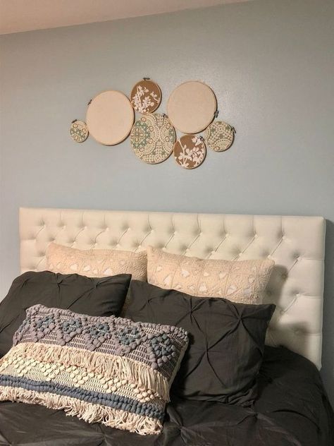 Are you looking for cute ideas to decorate your master bedroom wall? This wall decor is quick and easy and perfect if you're decorating on a budget. This simple idea can replace traditional artwork above your bed and is perfect if you have no headboard. #diy #bedroom #wall Bedroom Wall Decor Ideas Above Bed, Embroidery Hoop Wall Decor, Hoop Wall Decor, Make Your Own Book, Hoop Decor, Embroidery Hoop Decor, Acrylic Paint Markers, Diy Wall Decor For Bedroom, Craft Closet