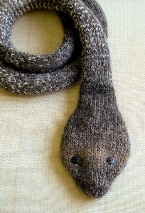 Striped Stockinette Snake | Purl Soho Purl Bee, Knitted Toys Free Patterns, Animal Knitting Patterns, Knitting Machine Patterns, Knitting Patterns Toys, Snake Patterns, Scarf Knitting Patterns, Embroidery Craft, Beautiful Knitting