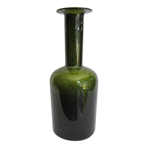 Antique Wine Bottles, Parisian Interior Design, Parisian Interior, Green Glass Bottles, Antique Vase, Green Room, Scandinavian Art, Green Ceramics, Royal Copenhagen