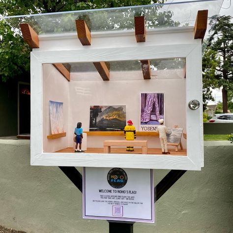 This summer we are highlighting some of our awesome creative neighbors. This week we feature the Free Little Art Gallery NoHo. Diy Mini Art Gallery, Free Little Art Gallery Ideas, Tiny Art Projects, Little Free Art Gallery, Tiny Art Gallery, Miniature Art Gallery, Diy Art Gallery, Art Gallery Ideas, Paper Art Gallery