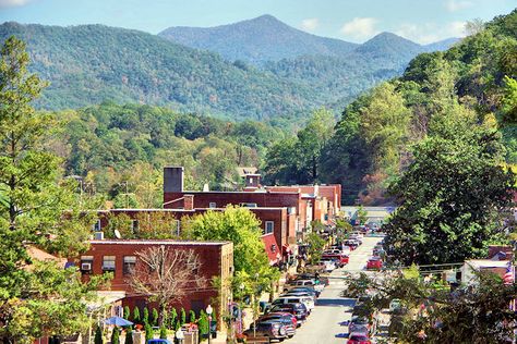 Saluda, NC, Cool Mountain Small Town Saluda North Carolina, Cashiers North Carolina, Sylva Nc, Lake Junaluska, North Carolina Travel, Western Nc, Nc Mountains, North Carolina Mountains, Mountain Vacations