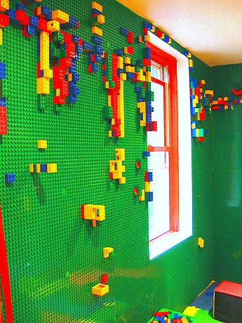 So I know for a FACT any little boy would love this room..but fun fact....I grew up playing with Legos...Mommy will have just as much of a blast with this room as Aaron!!!! Lego Playroom, Lego Wall, Lego Room, Playroom Wall, Reggio Emilia, Lego Duplo, Play Room, Boy's Bedroom, Teen Room