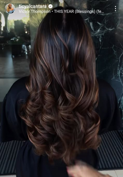 Dark Brunette Balayage Hair Caramel, Sunkissed Hair, Bday Hair, Brown Hair Inspiration, Black Hair Balayage, Dark Brunette Hair, Brown Hair Looks, Brown Hair Inspo, Brunette Hair With Highlights