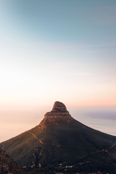 Lions Head Cape Town, Acotar Courts, Safari Landscape, Cape Town Photography, Africa Travel Beautiful Places, Town Photography, South Africa Photography, Cape Town Travel, Cape Town Hotels